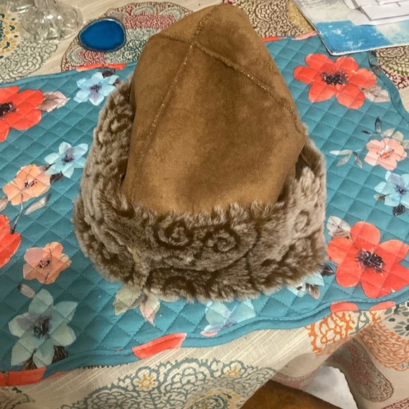 Cold Water Creek reversible hat - Picture 1 of 9